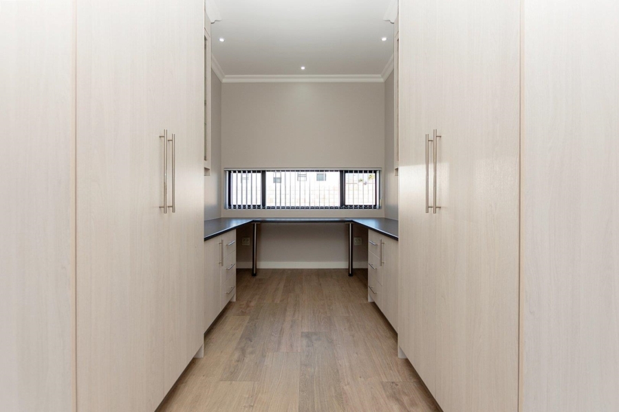 4 Bedroom Property for Sale in Myburgh Park Western Cape